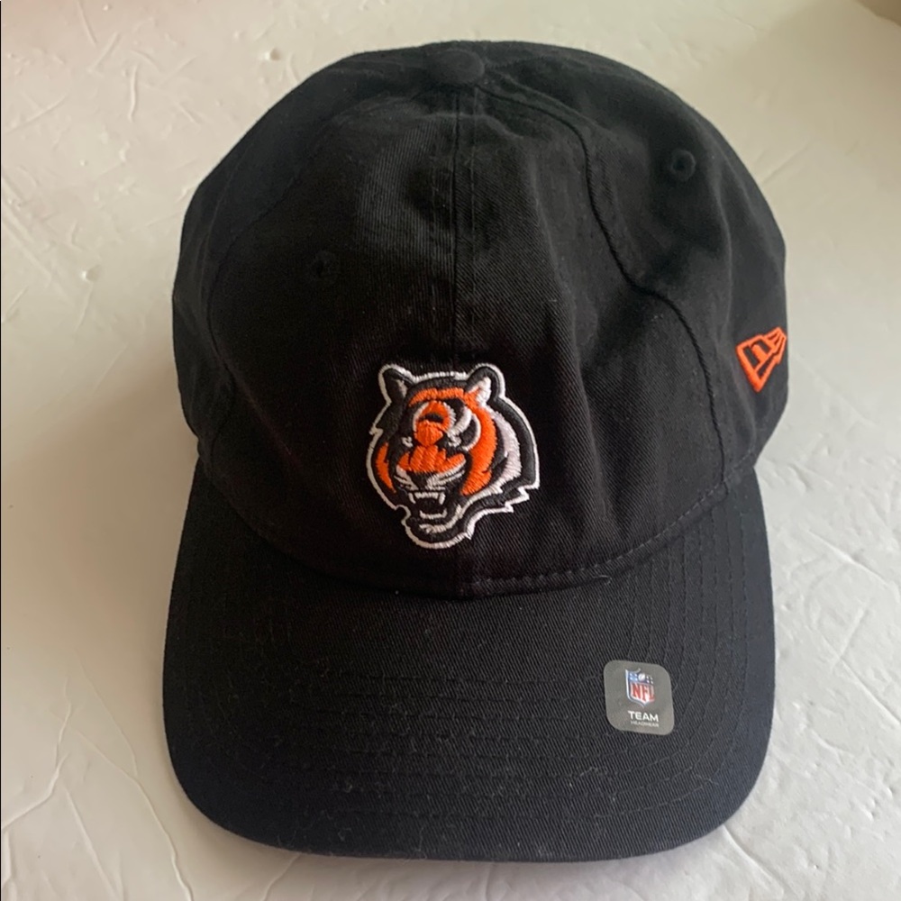 NWT Women's Black New Era Cap with Tiger Logo